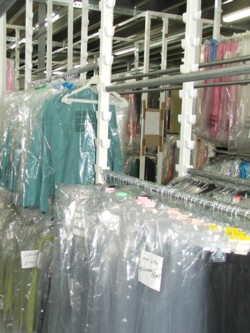 Adjustable Clothing Rack 2